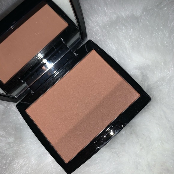 Anastasia Beverly Hills bronzer - Picture 1 of 3